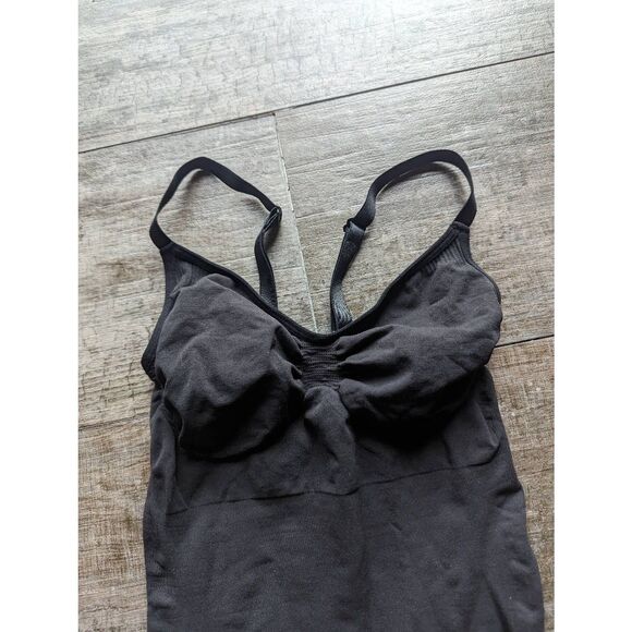 SKIMS Seamless Sculpt Mid Thigh Bodysuit in Onyx - Picture 3 of 6